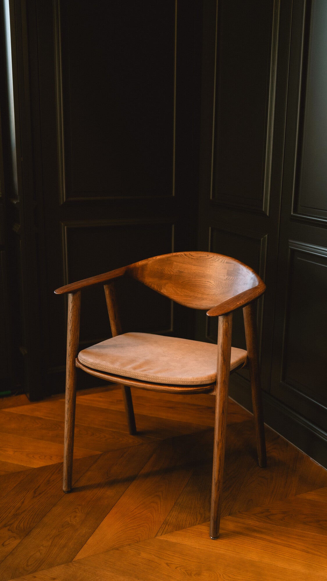 Chair Brolo